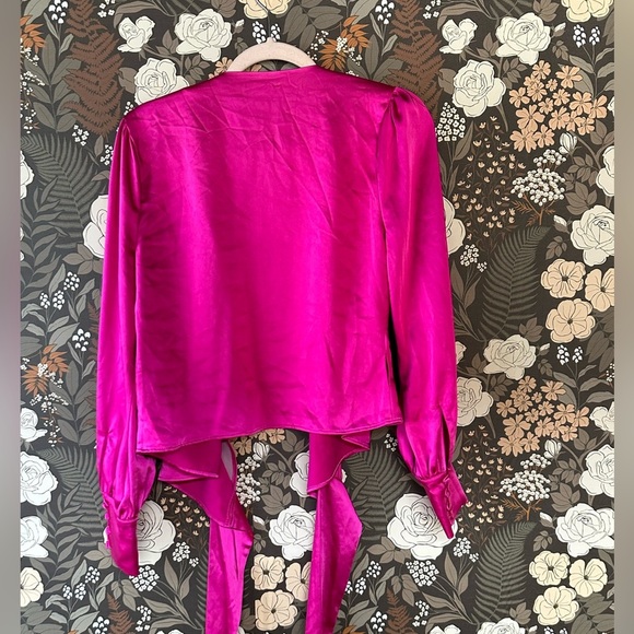 NWOT Lovers and Friends Greyson Top in Magenta Pink size small - Picture 5 of 6